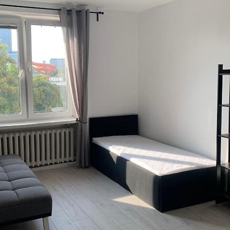 Beautiful Room - Newly Renovated, Aquapark Center Of Вроцлав Екстер'єр фото
